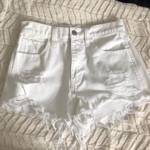 Hollister high waisted shorts! In great condition